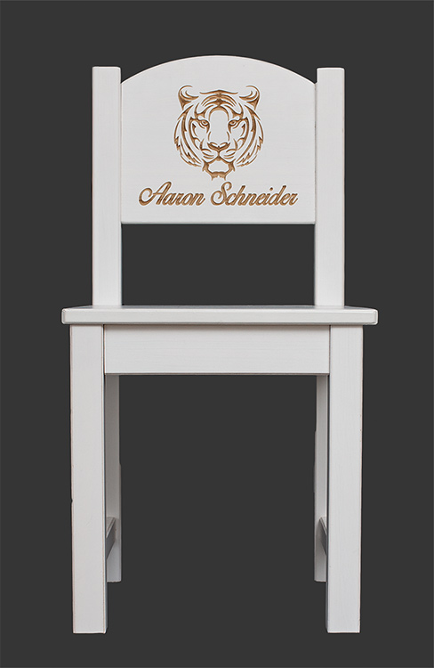 Barnestol med gravering – Design selv – Treboden Barnestol med gravering – Design selv – Treboden